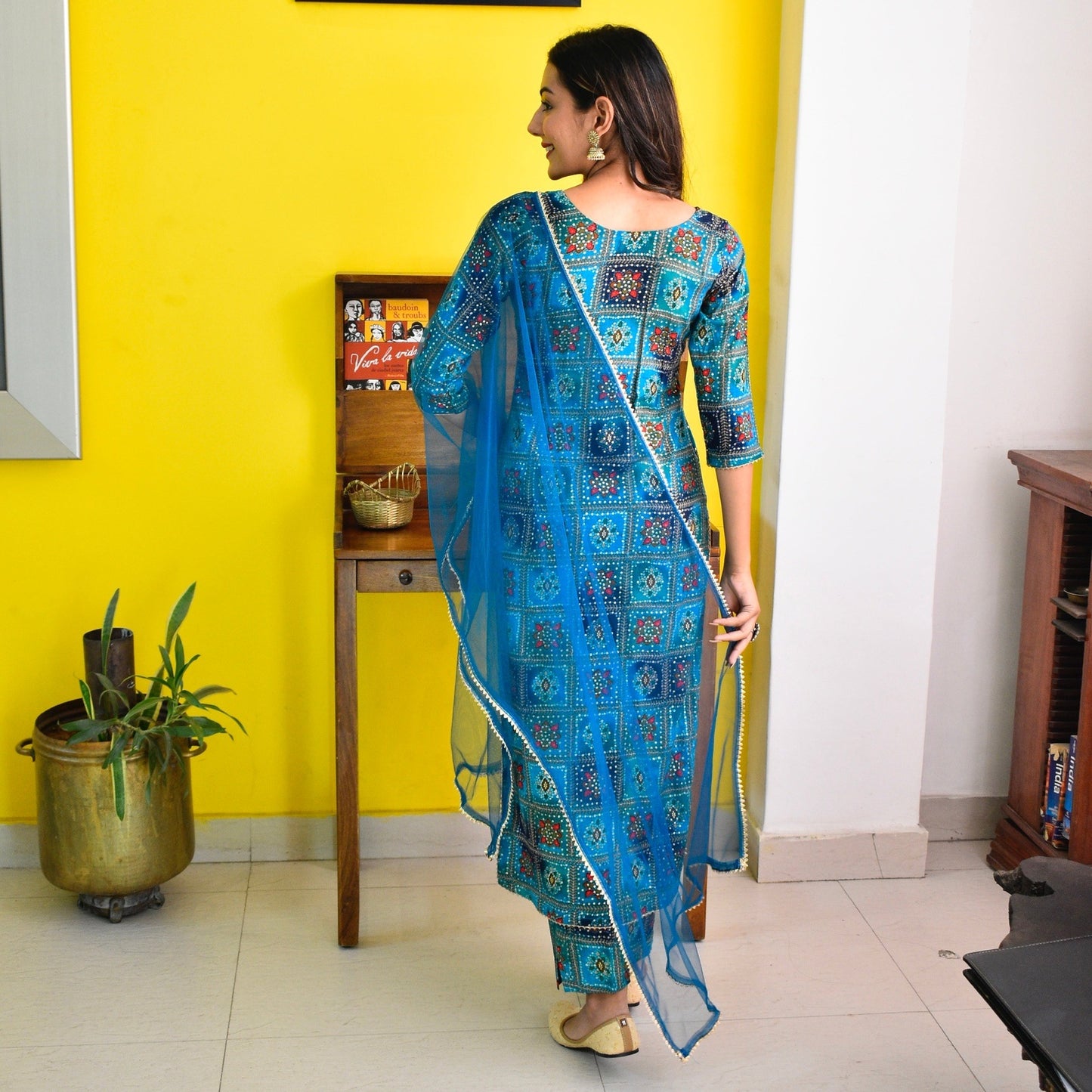 Teel Gold Foil Bandhani Suit Set