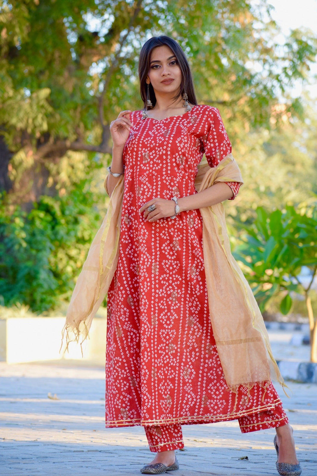 Red Bhandej Suit Set With Golden Dupatta