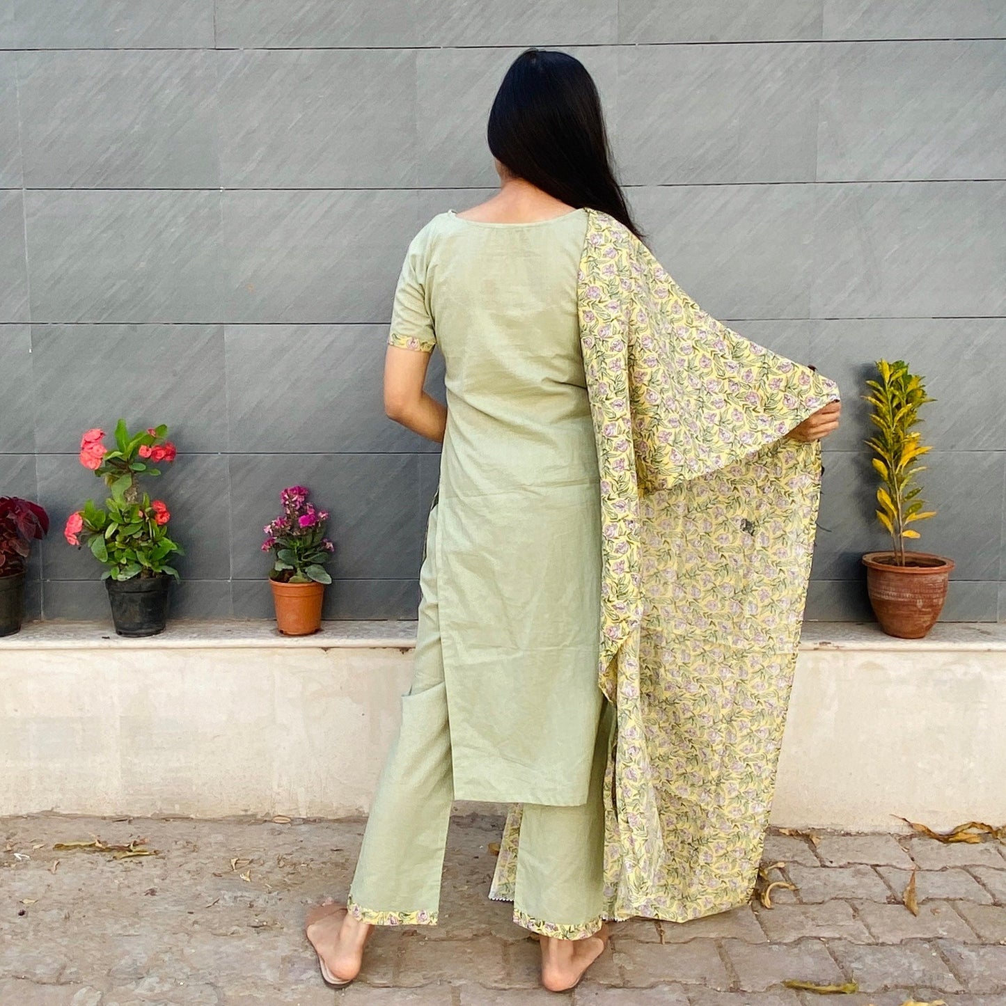 Green Bagh Suit Set
