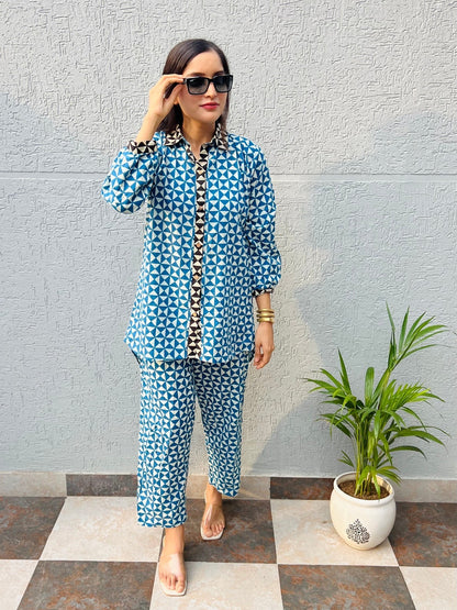 Blue Geometric Cord Set