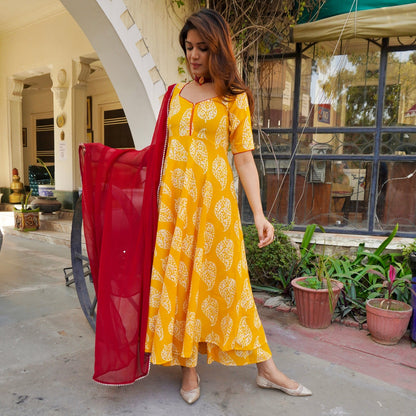 Inaya Paisley Suit Set