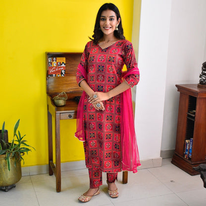 Pink Gold Foil Bandhani Suit Set
