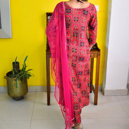 Pink Gold Foil Bandhani Suit Set