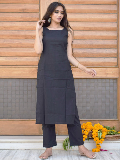 Black Sleeveless Kurta Set