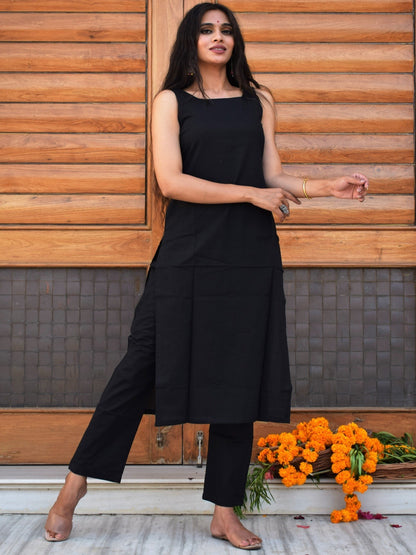 Black Sleeveless Kurta Set