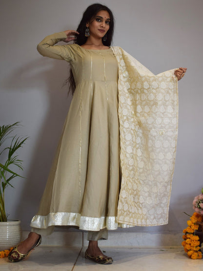 Pure Ivory Rose Suit Set