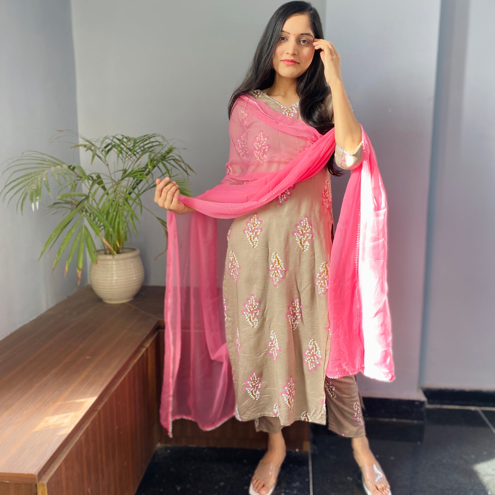 Beige Pink Floral Suit Set – Label Krisha
