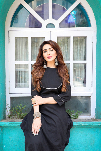 Black Yoke Design Kurta Set
